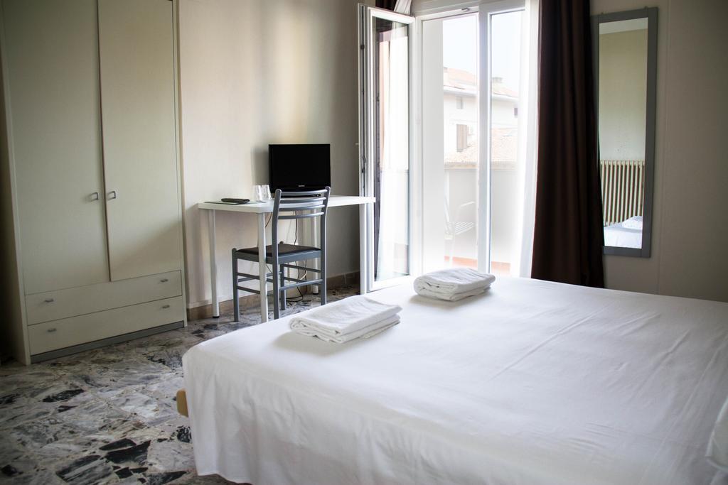 Hotel Arianna Iseo Quarto foto