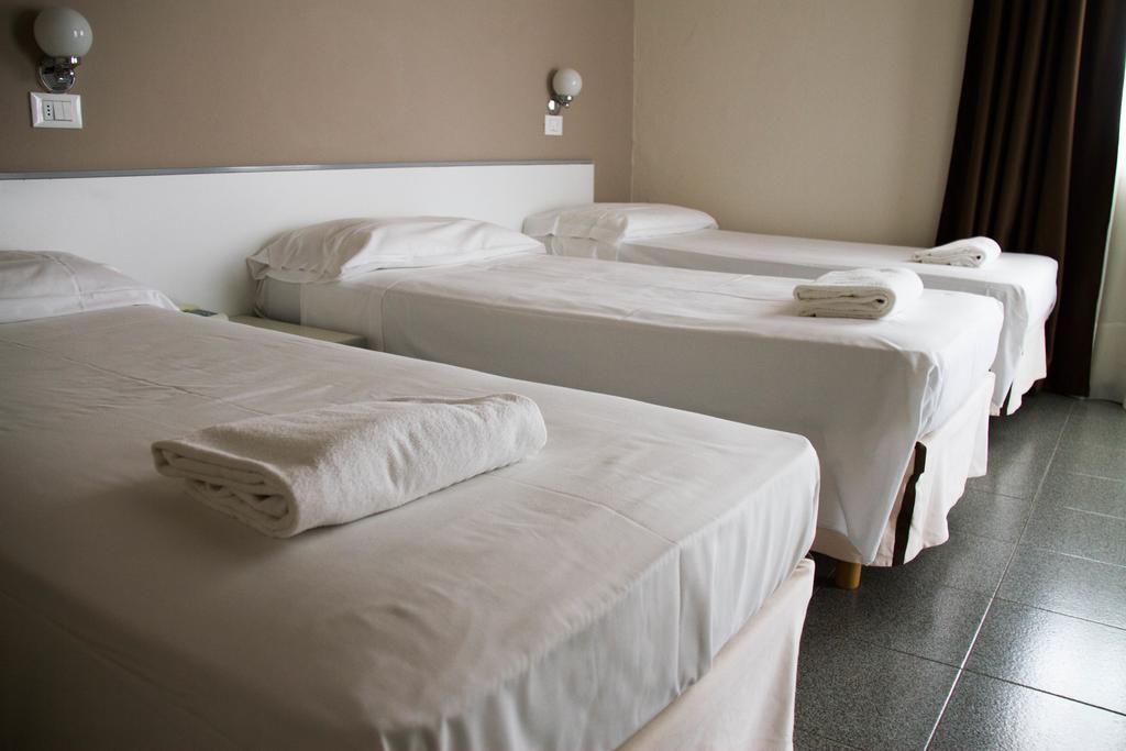 Hotel Arianna Iseo Quarto foto