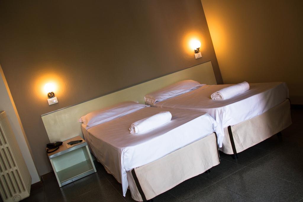 Hotel Arianna Iseo Quarto foto